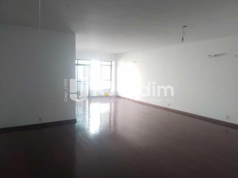 Apartamento, 3 quartos, 190 m² - Foto 2