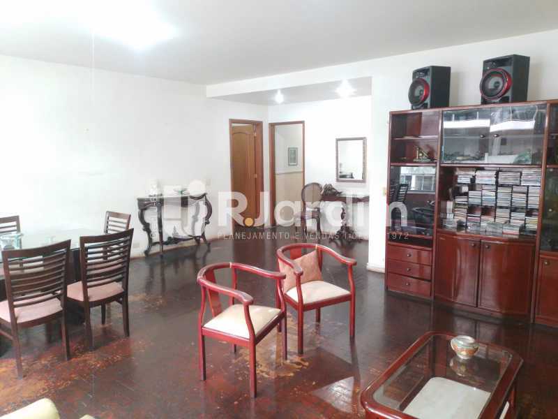 Apartamento, 3 quartos, 140 m² - Foto 2