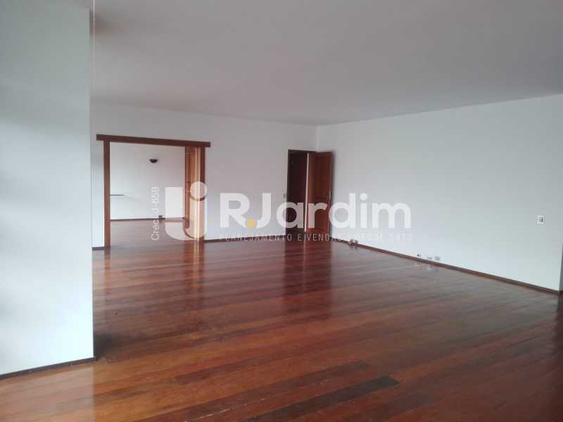 Apartamento, 3 quartos, 330 m² - Foto 2