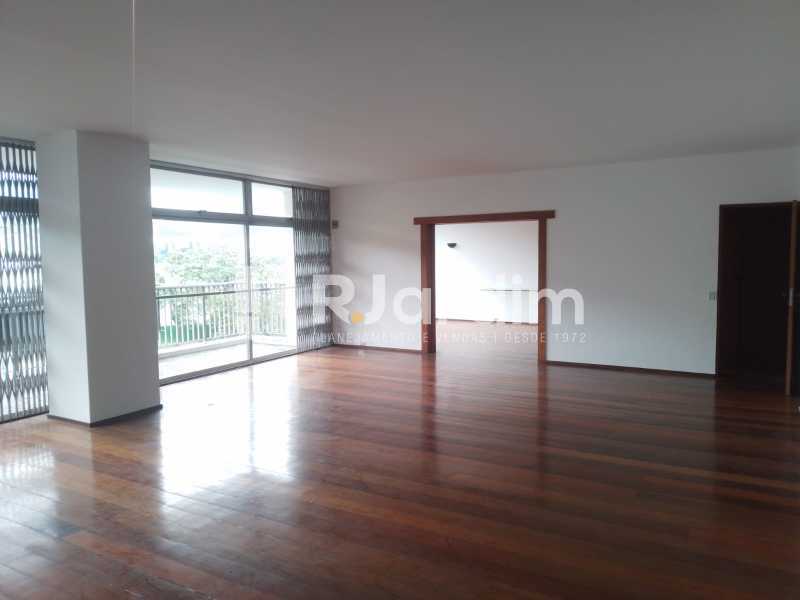 Apartamento, 3 quartos, 330 m² - Foto 1
