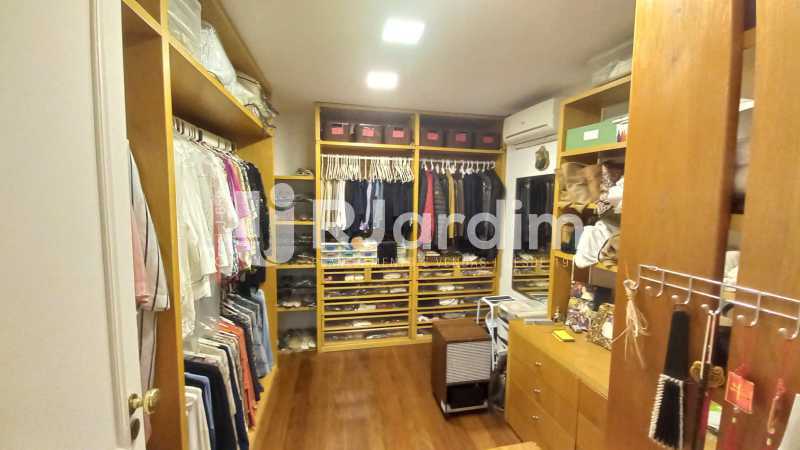 Apartamento, 3 quartos, 220 m² - Foto 10