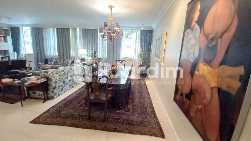 Apartamento, 3 quartos, 220 m² - Foto 4