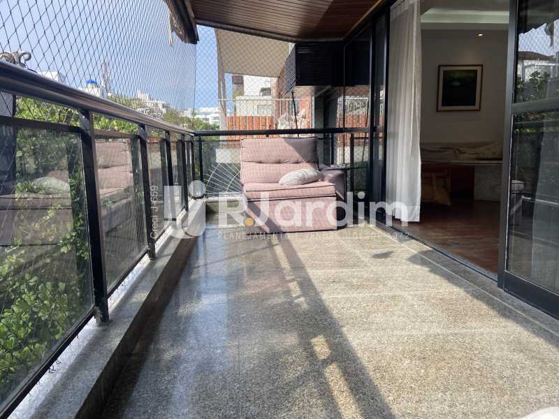 Apartamento, 3 quartos, 135 m² - Foto 2