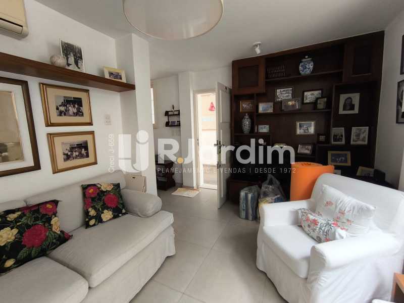 Casa, 4 quartos, 207 m² - Foto 1