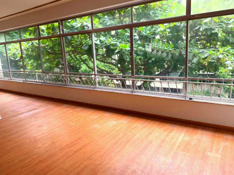 Apartamento à venda com 4 quartos, 268m² - Foto 1