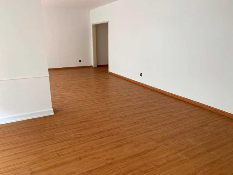 Apartamento à venda com 4 quartos, 268m² - Foto 4