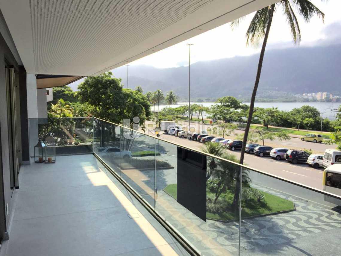 Apartamento à venda com 4 quartos, 172m² - Foto 1