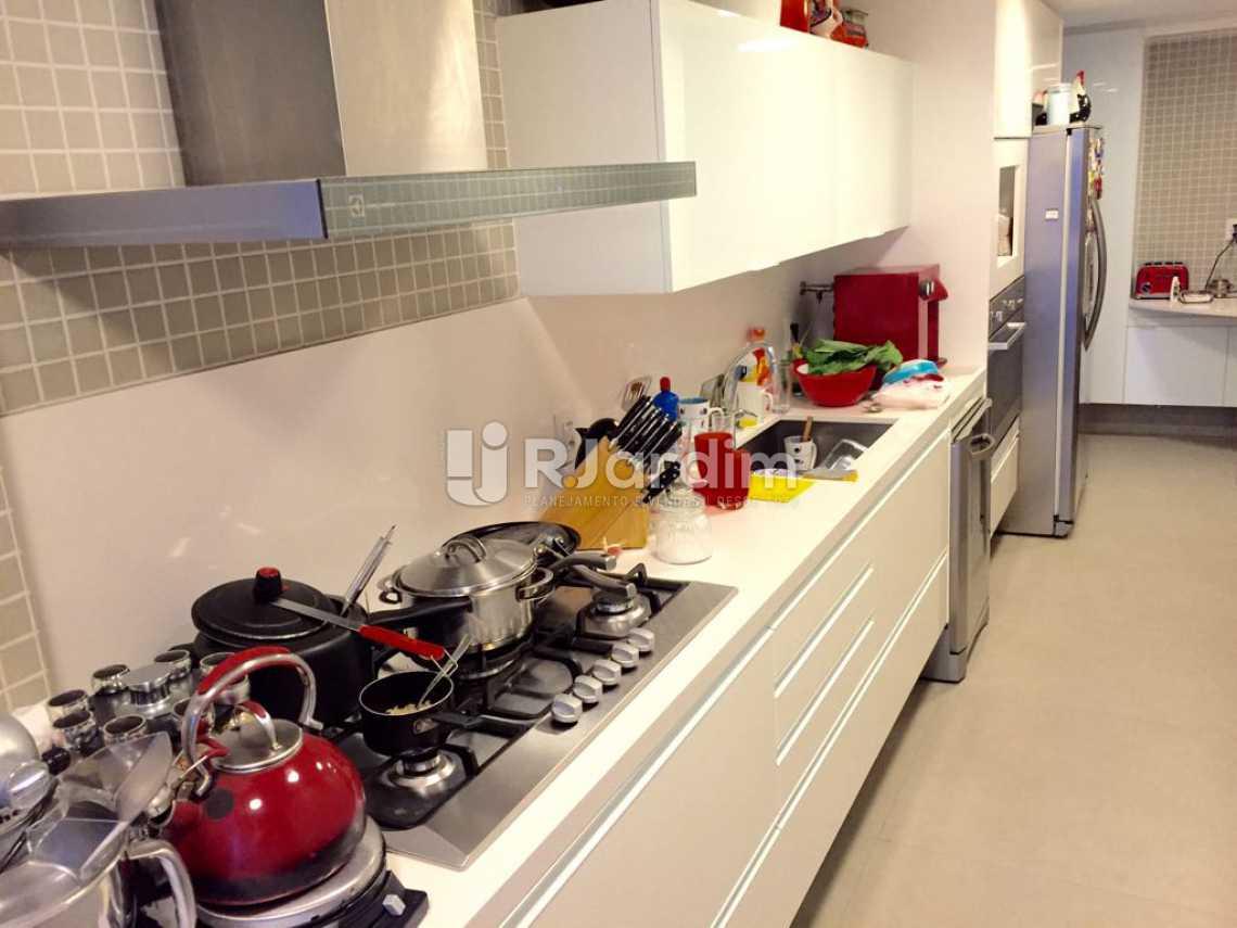 Apartamento à venda com 4 quartos, 172m² - Foto 8