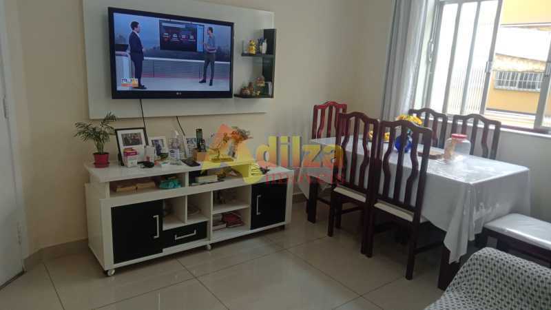 Apartamento à venda com 2 quartos, 70m² - Foto 1