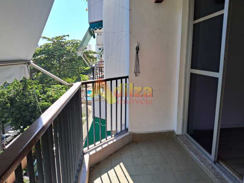 Apartamento à venda com 2 quartos, 65m² - Foto 3