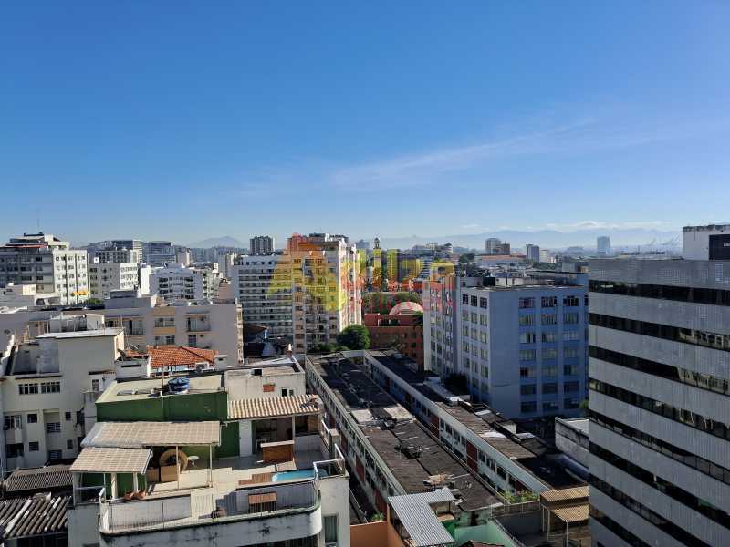 Apartamento à venda com 2 quartos, 65m² - Foto 2