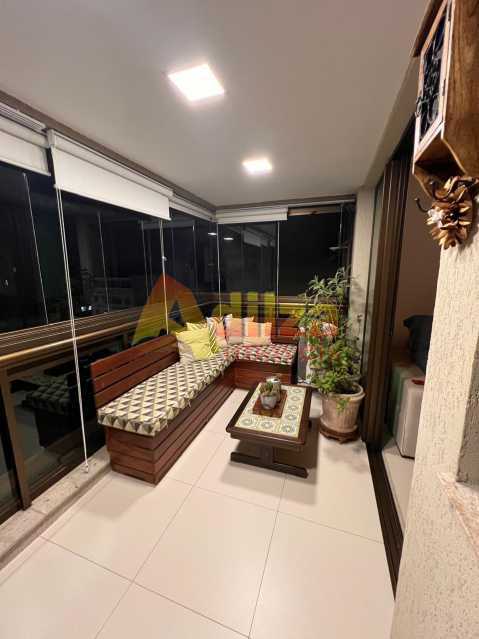 Apartamento à venda com 2 quartos, 70m² - Foto 1