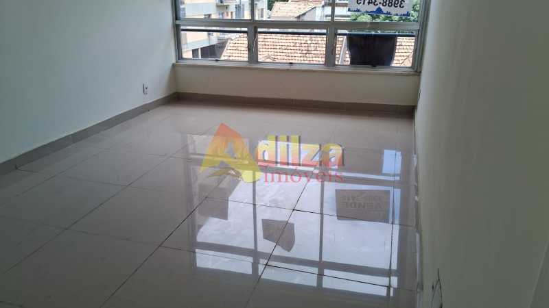 Apartamento à venda com 2 quartos, 70m² - Foto 2