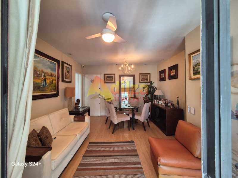 Apartamento à venda com 2 quartos, 65m² - Foto 3