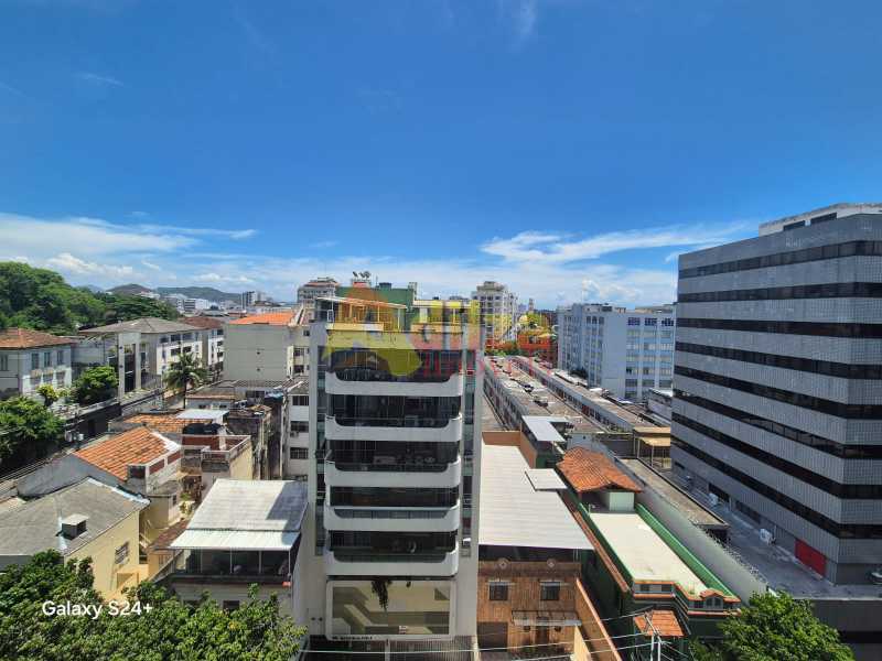 Apartamento à venda com 2 quartos, 65m² - Foto 2