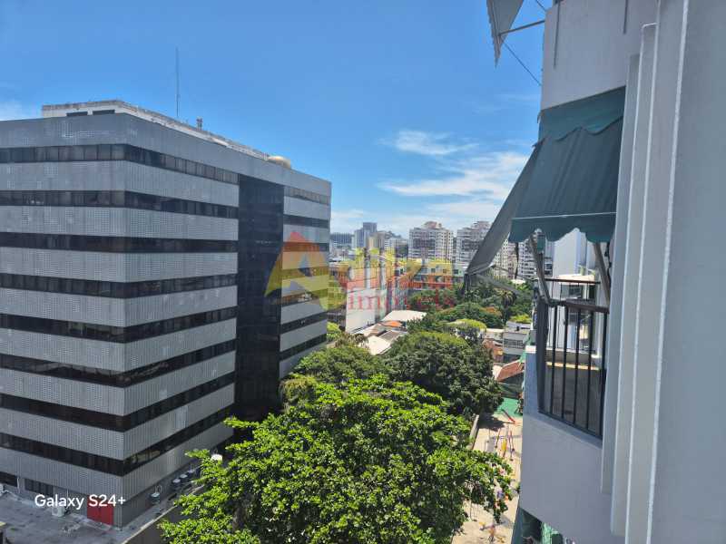 Apartamento à venda com 2 quartos, 65m² - Foto 19