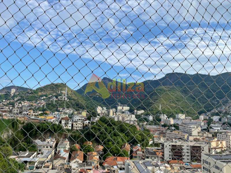 Apartamento à venda com 2 quartos, 70m² - Foto 3
