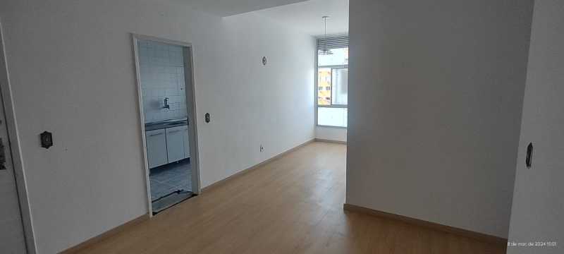 Apartamento à venda com 2 quartos, 61m² - Foto 2