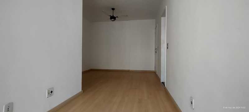 Apartamento à venda com 2 quartos, 61m² - Foto 6