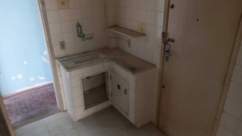 Apartamento à venda com 2 quartos, 70m² - Foto 13