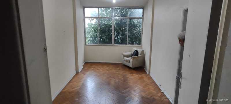 Apartamento à venda com 3 quartos, 97m² - Foto 3