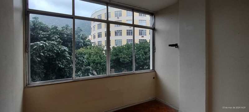 Apartamento à venda com 3 quartos, 97m² - Foto 9