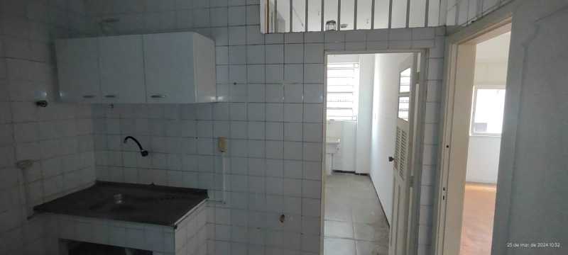 Apartamento à venda com 2 quartos, 72m² - Foto 20