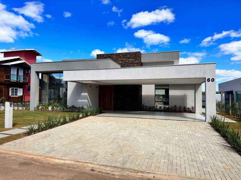 Casa de Condomínio à venda com 4 quartos, 352m² - Foto 1