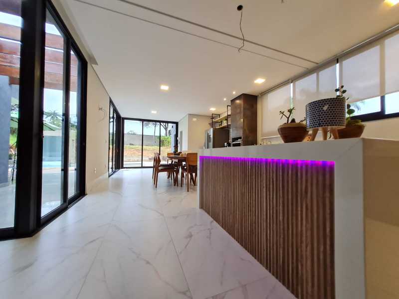 Casa de Condomínio à venda com 3 quartos, 244m² - Foto 11