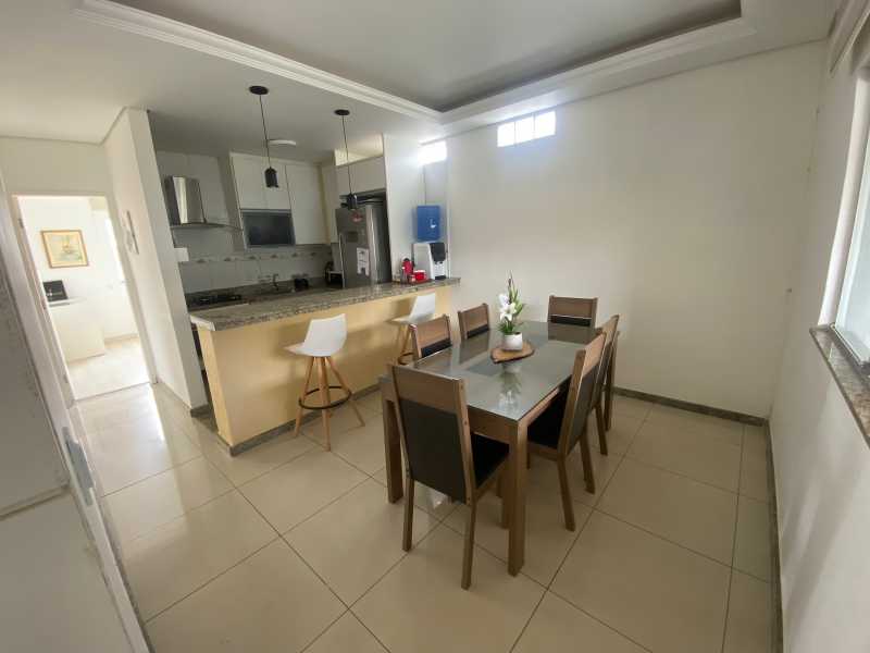 Casa à venda com 3 quartos, 130m² - Foto 2