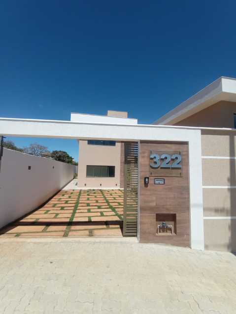 Casa à venda com 3 quartos, 134m² - Foto 1