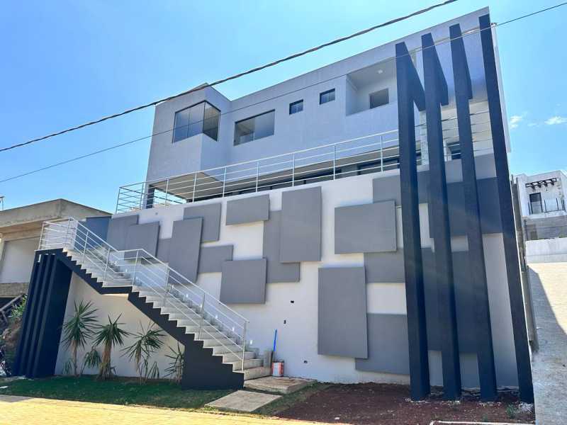 Casa de Condomínio à venda com 4 quartos, 400m² - Foto 1