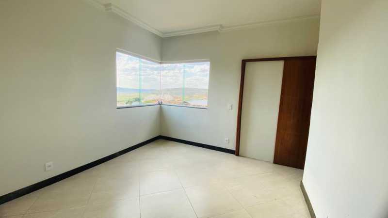 Casa à venda com 4 quartos, 142m² - Foto 11