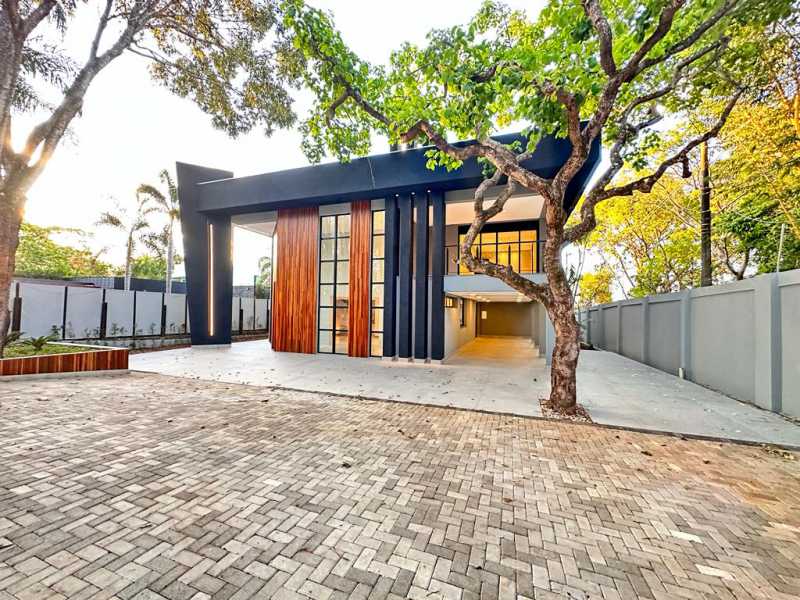 Casa de Condomínio à venda com 5 quartos, 400m² - Foto 1