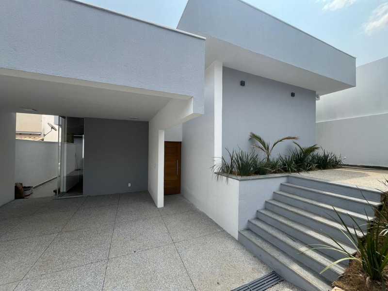 Casa à venda com 3 quartos, 127m² - Foto 1