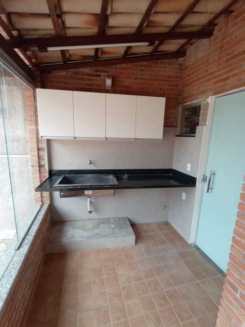 Casa à venda com 4 quartos, 305m² - Foto 2