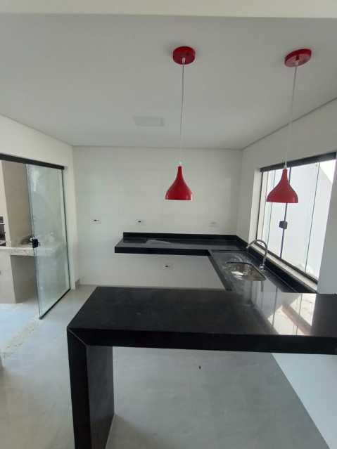 Casa à venda com 3 quartos, 95m² - Foto 14