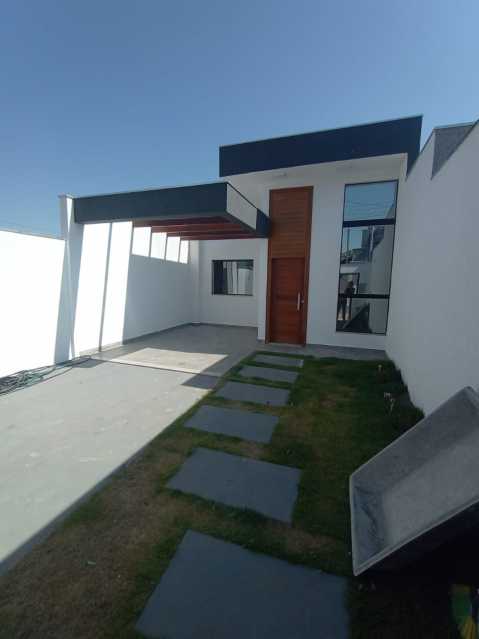 Casa à venda com 3 quartos, 120m² - Foto 1