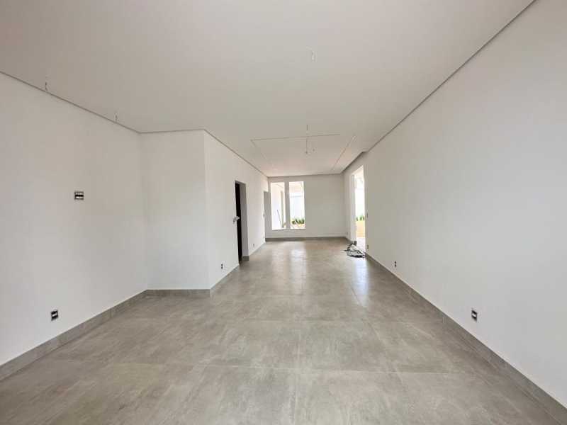 Casa à venda com 3 quartos, 200m² - Foto 4