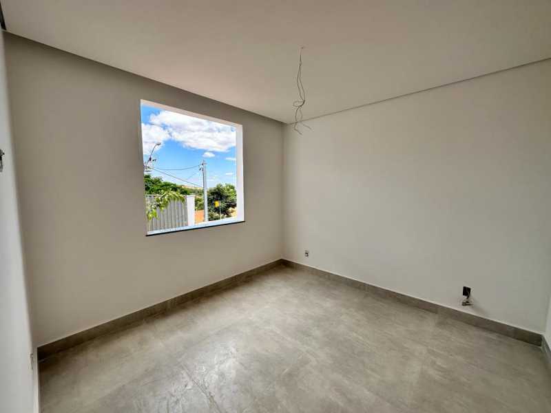 Casa à venda com 3 quartos, 200m² - Foto 5