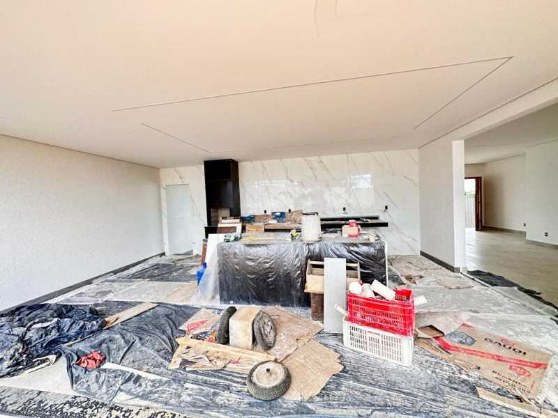 Casa à venda com 3 quartos, 200m² - Foto 14