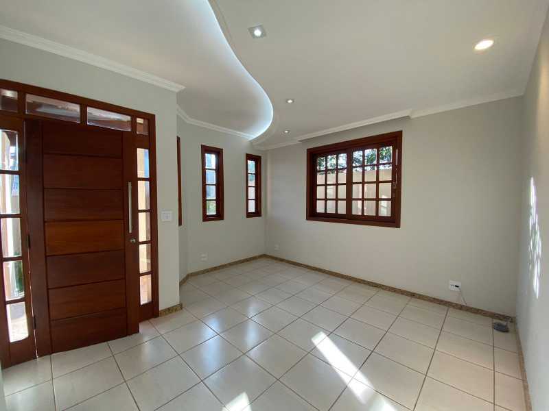 Casa à venda com 3 quartos, 150m² - Foto 4