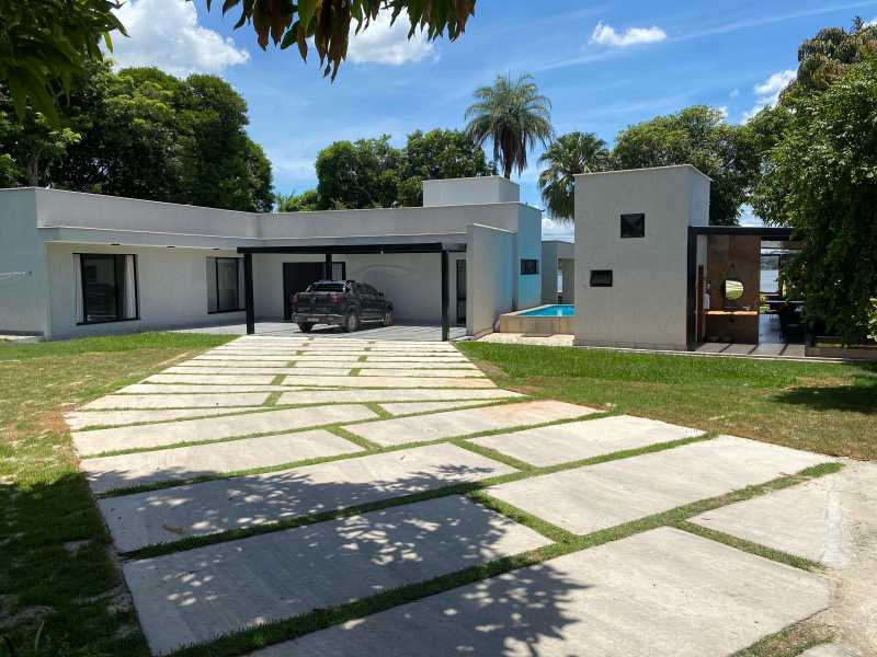 Casa à venda com 4 quartos, 320m² - Foto 1