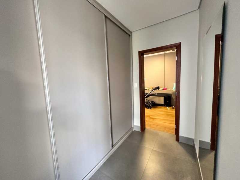 Casa à venda com 4 quartos, 320m² - Foto 18