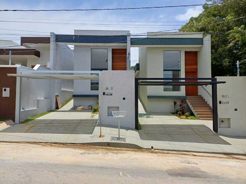 Casa à venda com 3 quartos, 90m² - Foto 1