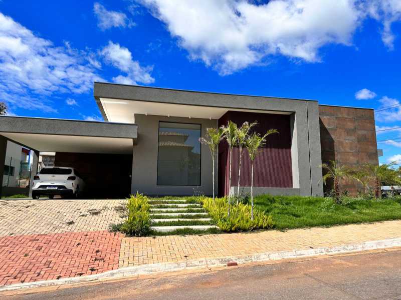 Casa de Condomínio à venda com 4 quartos, 222m² - Foto 1