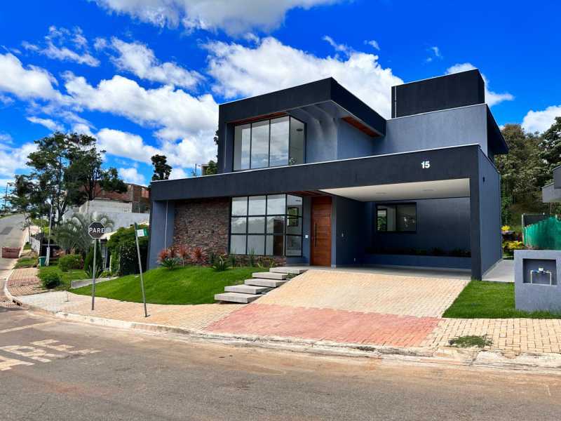 Casa de Condomínio à venda com 4 quartos, 247m² - Foto 2