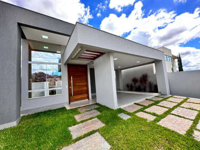 Casa de Condomínio à venda com 4 quartos, 178m² - Foto 1