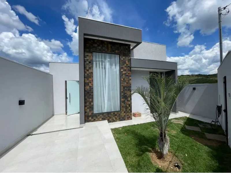 Casa à venda com 3 quartos, 160m² - Foto 1