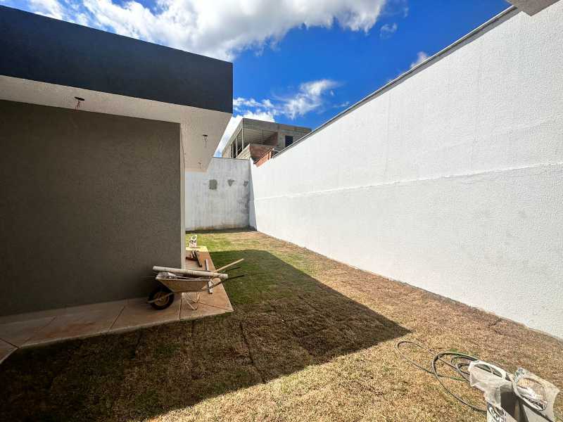 Casa à venda com 3 quartos, 48m² - Foto 11